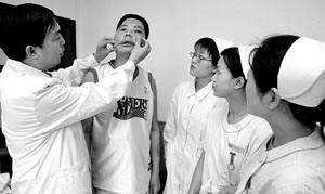 医学史上的传奇:中国换脸第一人,变不可能为可能