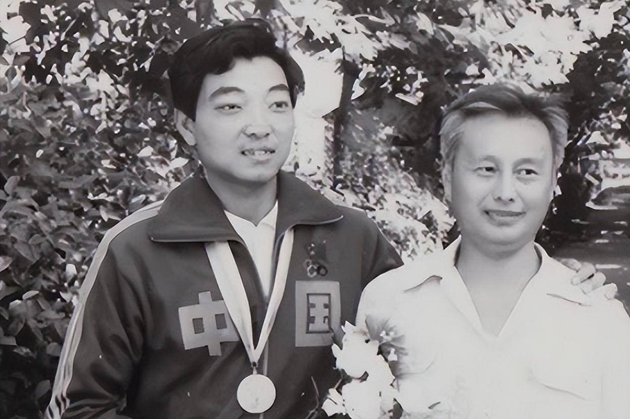 射击冠军许海峰:为国家夺金,却愧对妻儿一生,如今66岁面容憔悴