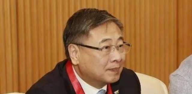 65岁院士,原北京积水潭医院院长田伟被抓,现场表现可气又可叹