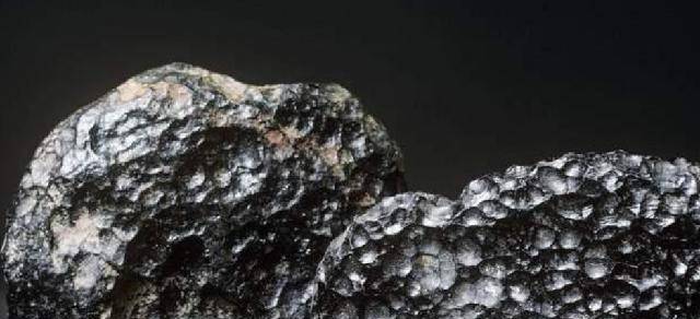 贵州90后女孩收藏400公斤陨石,当年一克值1万,她却一颗都不卖