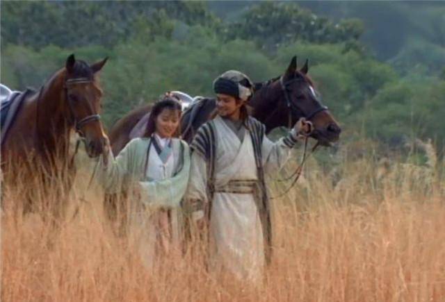 天龙中,为何说阿朱利用了乔峰?亲情与爱情,二人选择竟如此一致