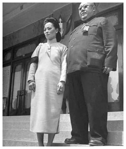 就在家里经济出现状况的关键时刻,马鸿逵的次子马敦静和马鸿逵