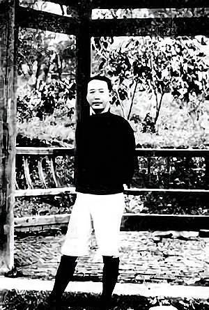 瞿秋白结婚收到光头袈裟照,上写"鲜花献佛",送照人大有来头