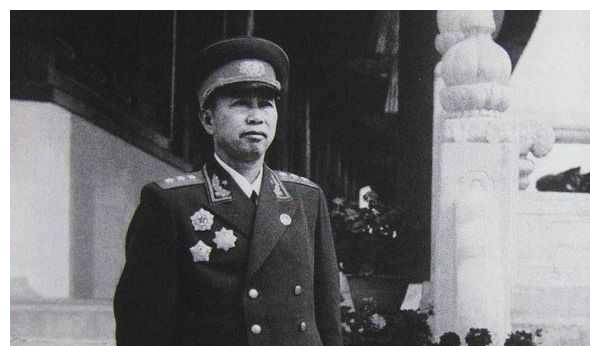 为事业保证终生不恋爱,领导说:5年足够_姑娘_伍竹迪_空军司令