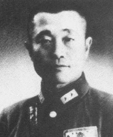 黄埔一期的名将有哪些?国共各有精英,一人三十岁就拜中将!