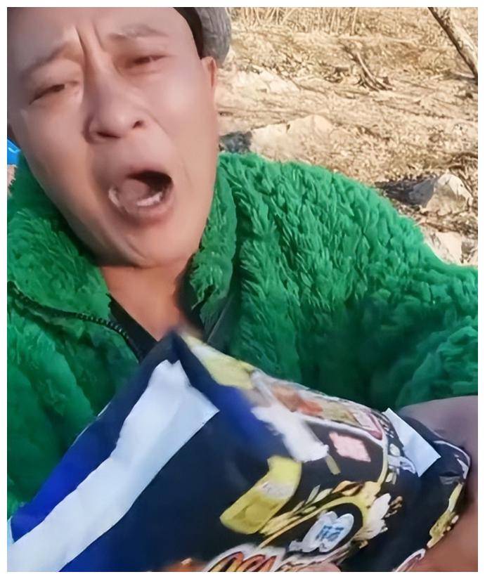 娇娇痛批赵四直播低俗,遭刘小光儿子回怼:先把借的500万还了在说话!