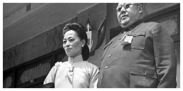 得早,所以一直没捞到几个钱,反而是马敦静作为小儿子把持着父亲的产业