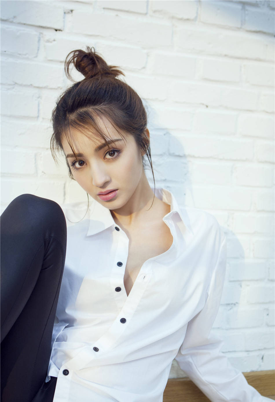 著名演员「麦迪娜」经纪公司