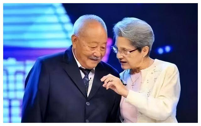 法国姑娘苦等初恋55年未结婚,83岁时再续前缘,终嫁中国初恋_李丹妮_袁