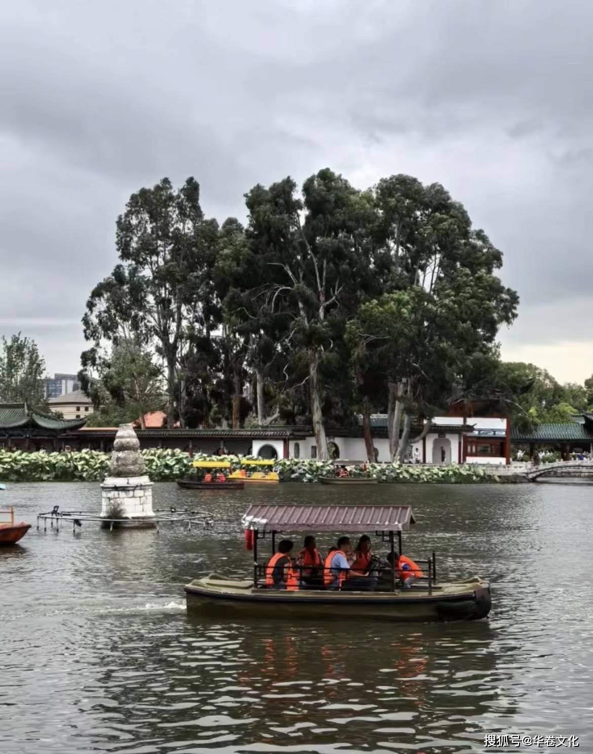 雨中游大观楼 第四天 昆明二十五年后重访记 4 齐一民 夜逛昆明老街