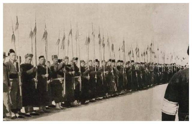 六七月份,长清,肥城等县的红枪会发生暴乱,抗日根据地受到威胁,尤其