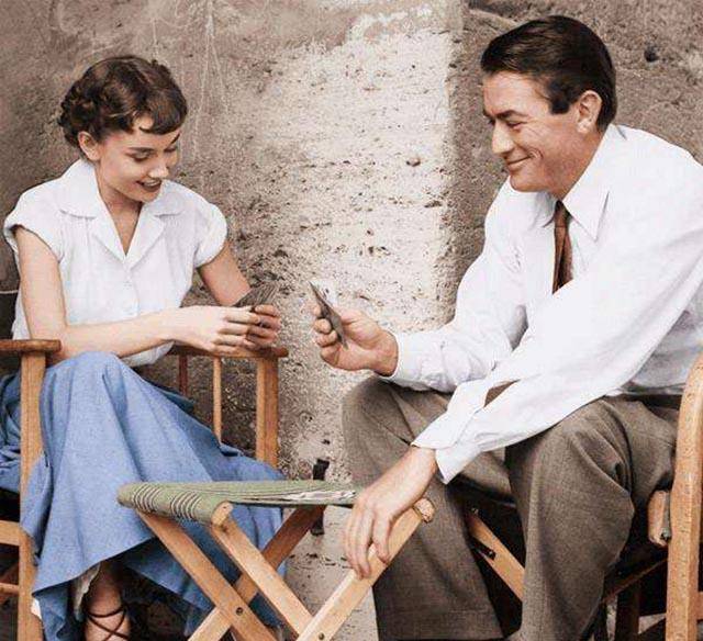 纪梵希:为赫本终生未娶,赫本逝世后亲自抬棺,送她走完最后一程