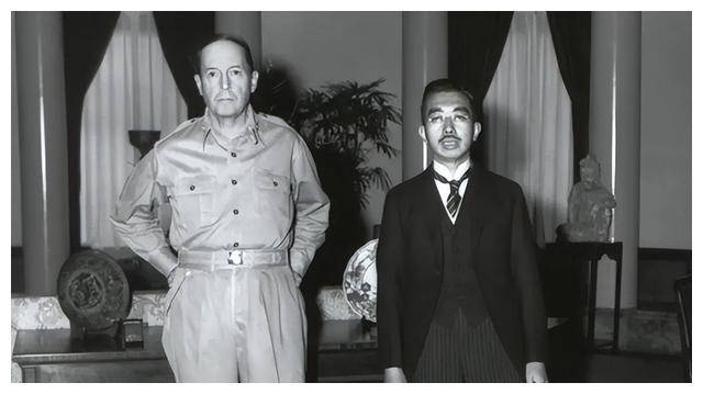 日本邀请中国出席裕仁天皇的葬礼,我国代表出席,回应四个字