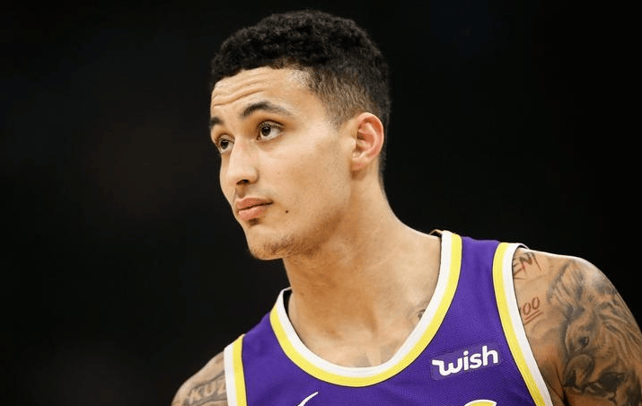 凯尔·库兹马,这位自选秀夜起就备受瞩目的年轻球员,在奇才队迎来了