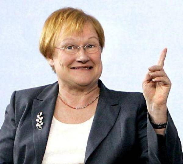 芬兰首位女总统:与男友同居15年却不婚,带着孩子去国会上班