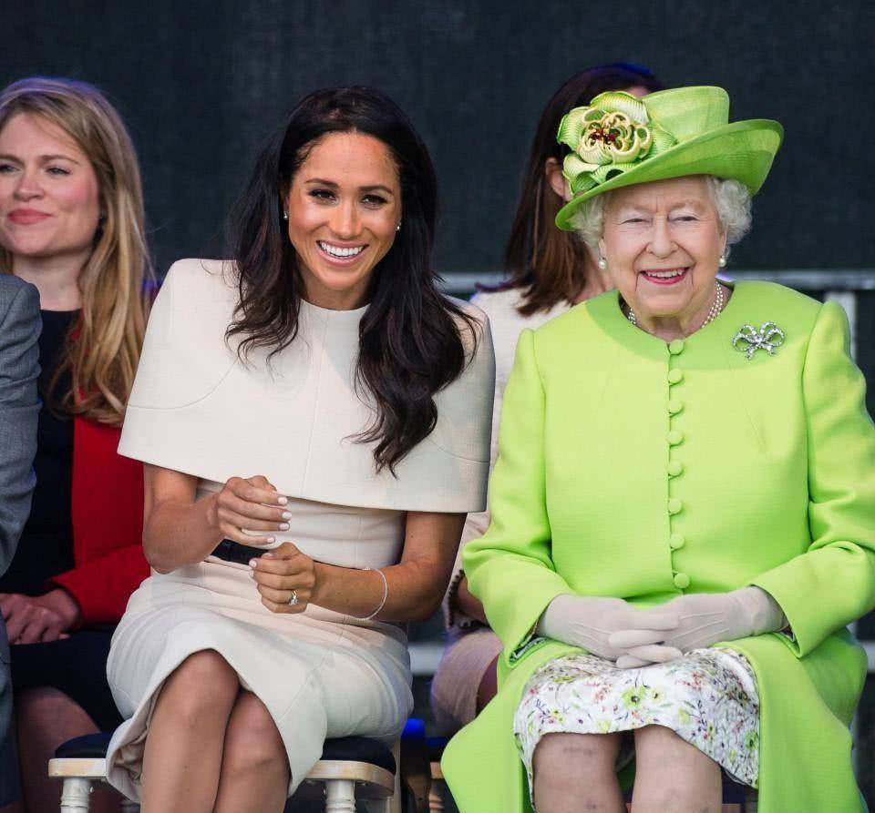 梅根不简单:11岁写信给美国国会,曾与希拉里互动,二婚拐走王子