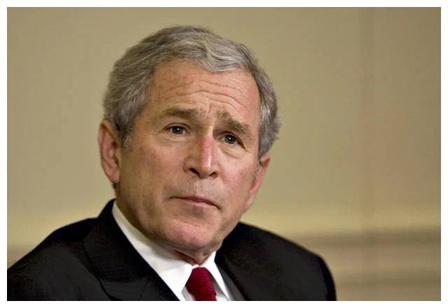美国最差劲总统小布什:美国被他拖入战争泥潭,从而无暇限制中国