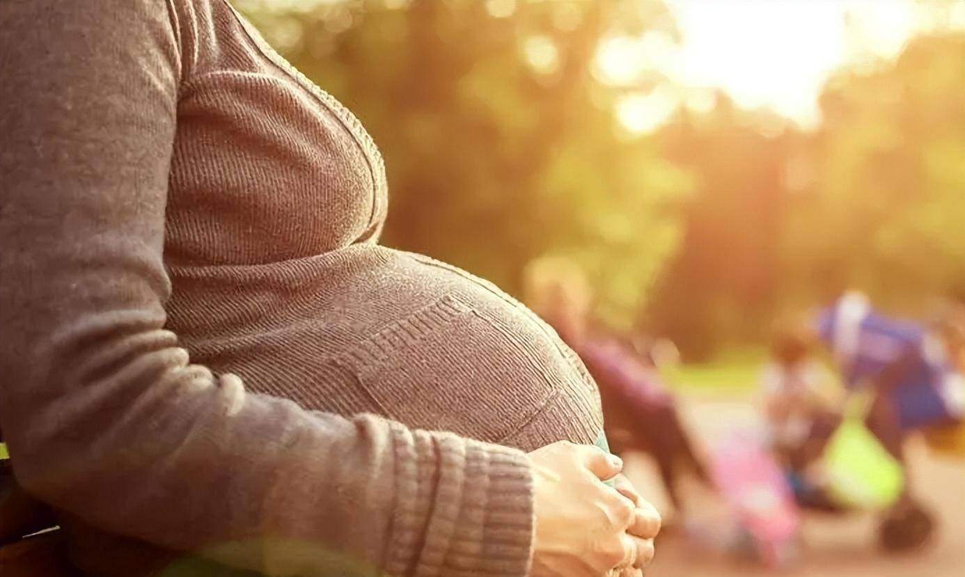 梦境解析，我梦见自己怀孕挺大肚子去学校上学的深层寓意