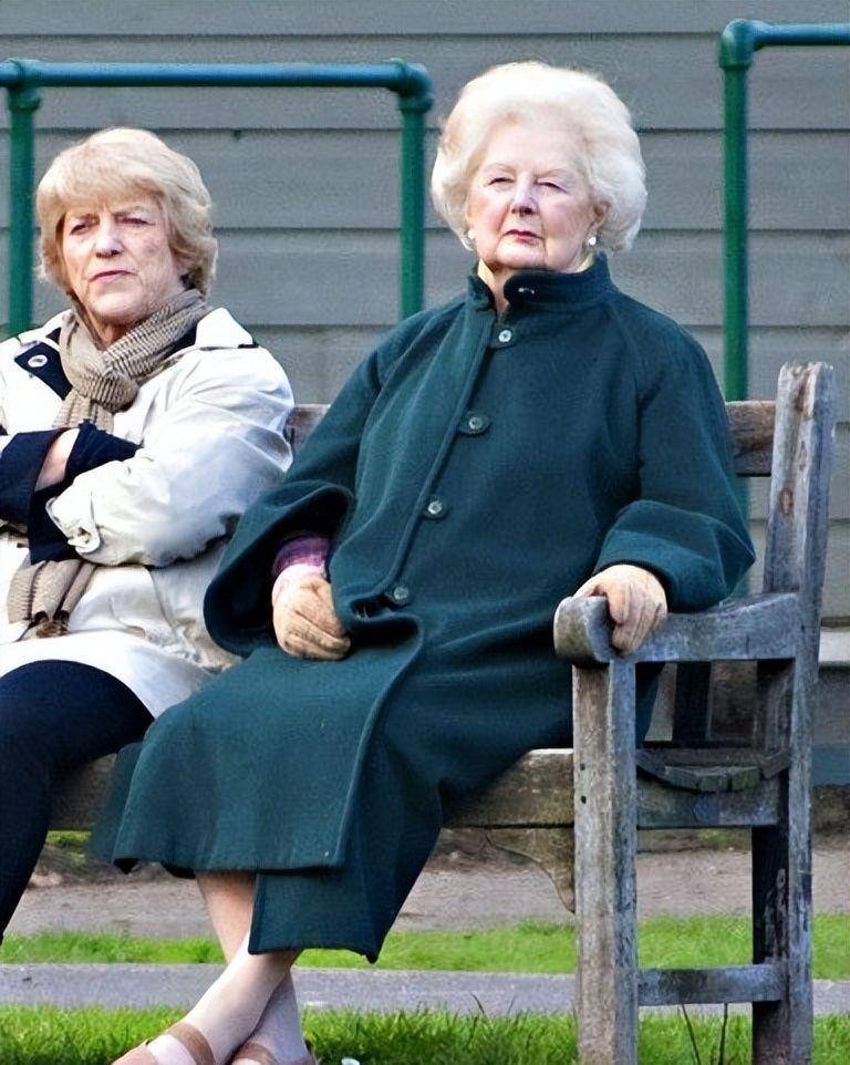 2013年撒切尔夫人葬礼:花费近1000万英镑,女王破例出席笑容满面