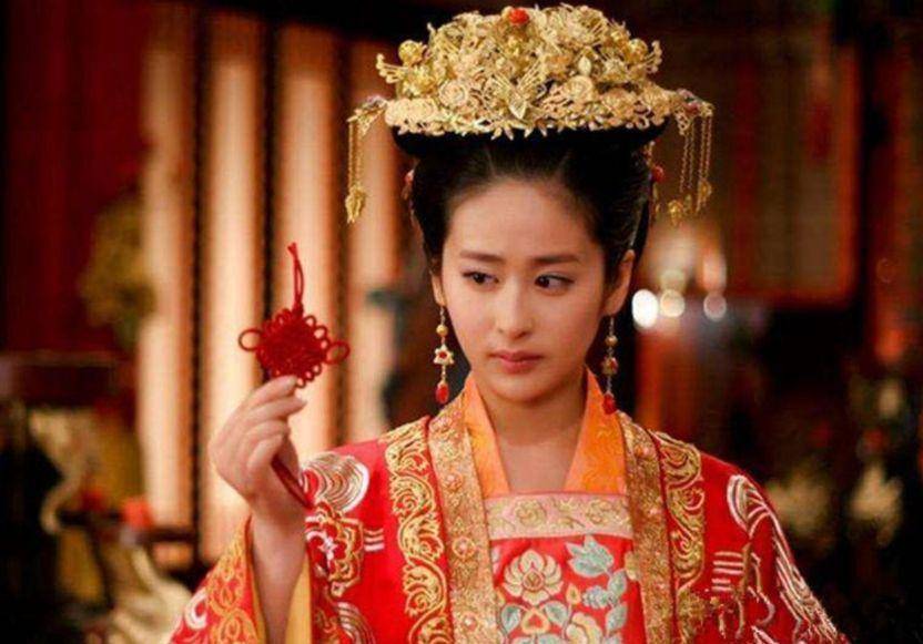 魏征直言不讳地指出,永嘉长公主身为长乐公主的姑母,自然需要与后辈