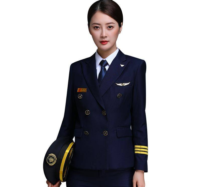 美国王牌飞行员金贝丽:后来为何成为中国首位美籍女机长?