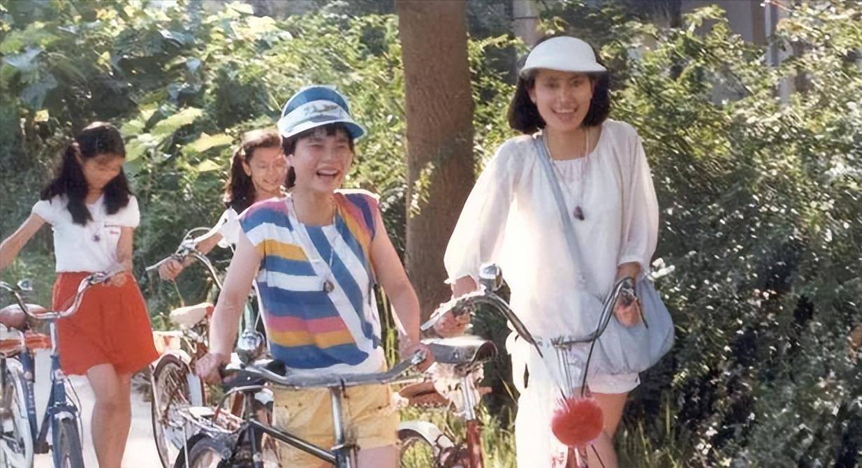 陈燕华:32岁嫁大学教授,34岁和丈夫去国外,事业家庭两不误