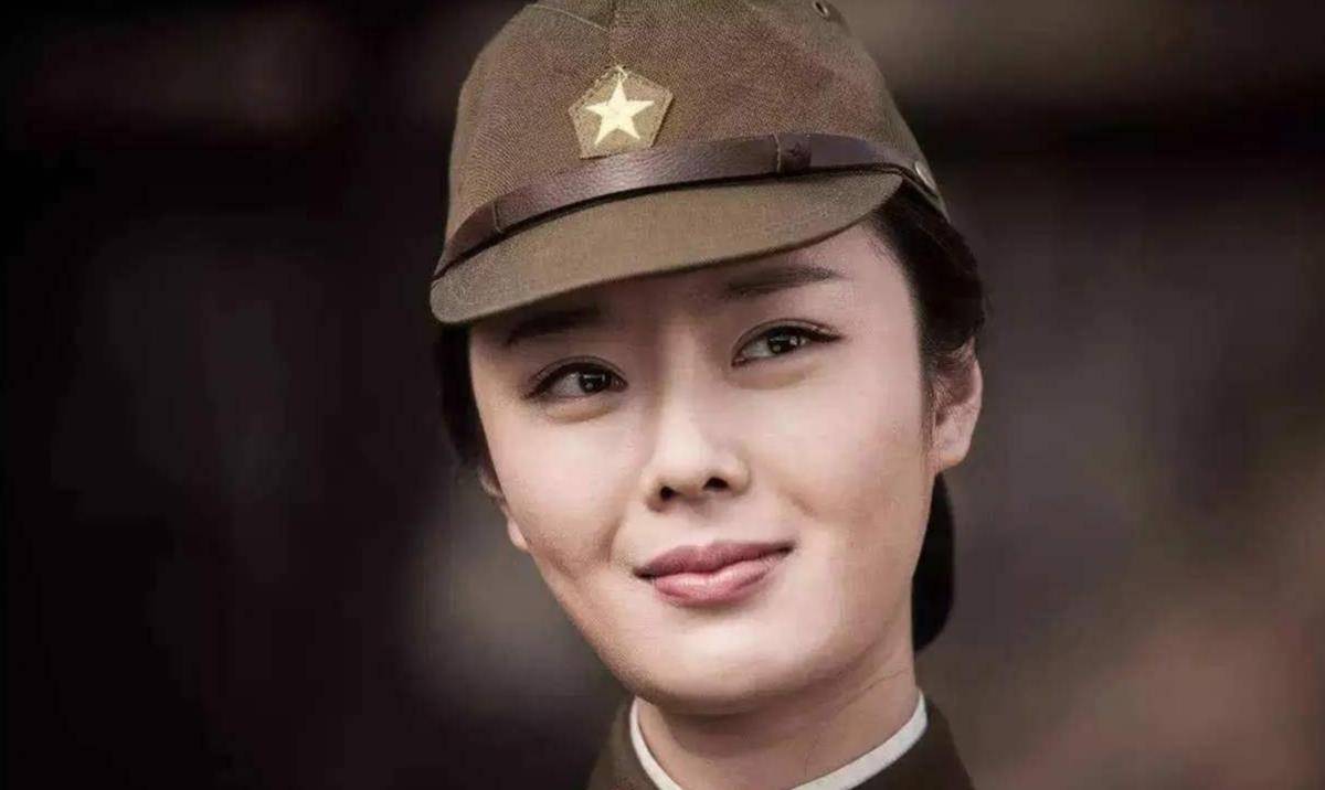 1948年川岛芳子惨遭枪决,遗体手中紧握一纸团,上面写着什么?