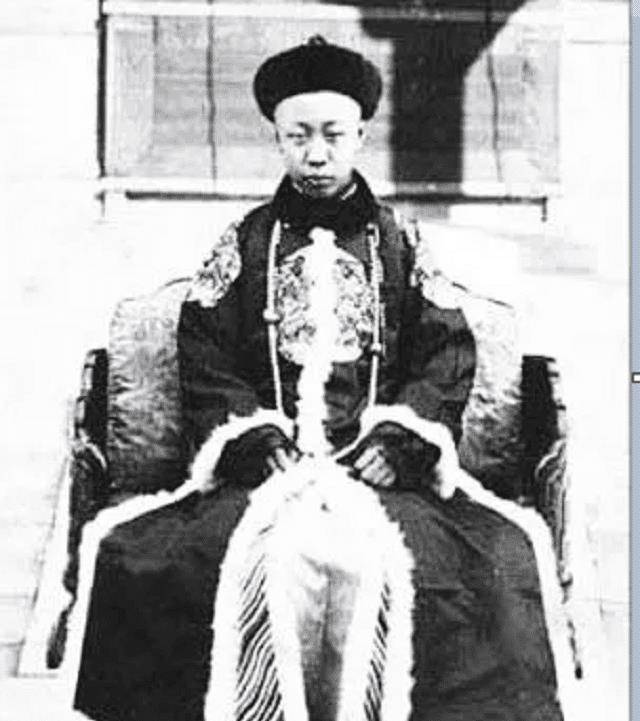 末代皇后婉容:鸦片上瘾,偷偷与侍卫生子,死后被扔在臭水沟边_爱新觉罗