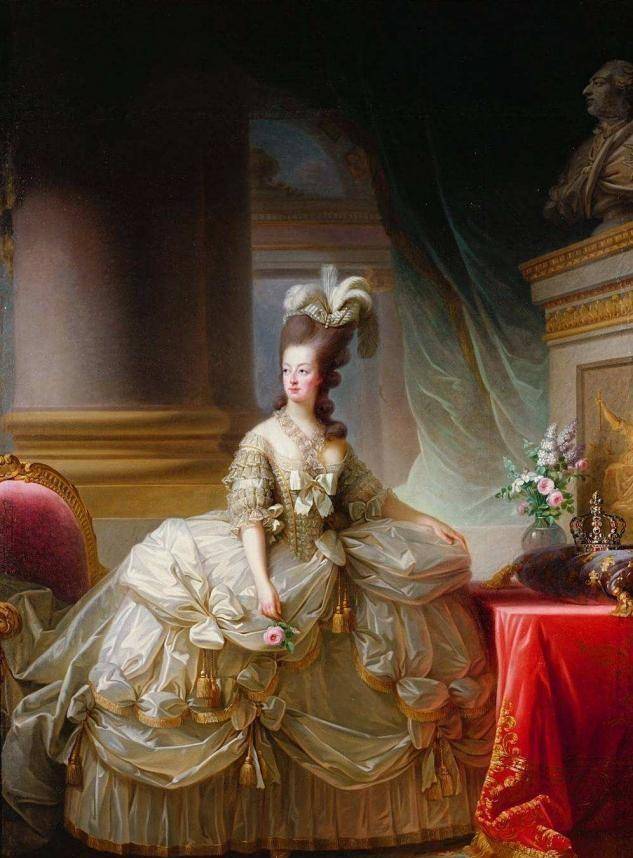 中世纪的欧洲有多脏?贵妇在裙子里如厕,敌人爬"屎墙"攻城