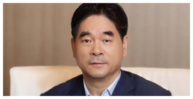 王振华的"双面人生":员工买房一律九折,二十年前就有婚外情