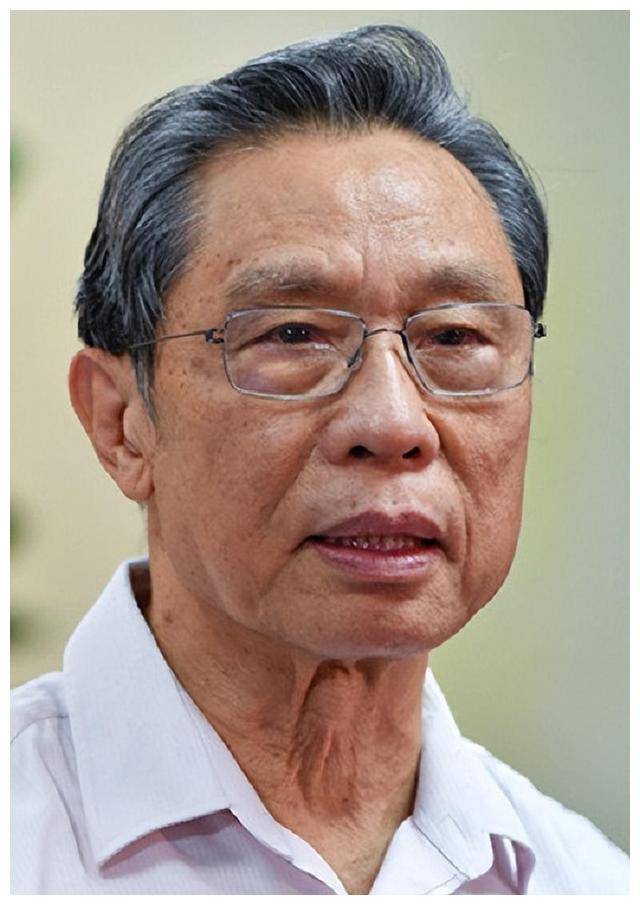 87岁叶剑英病情危急,中央急召钟南山驰援:这是医疗界的淮海战役