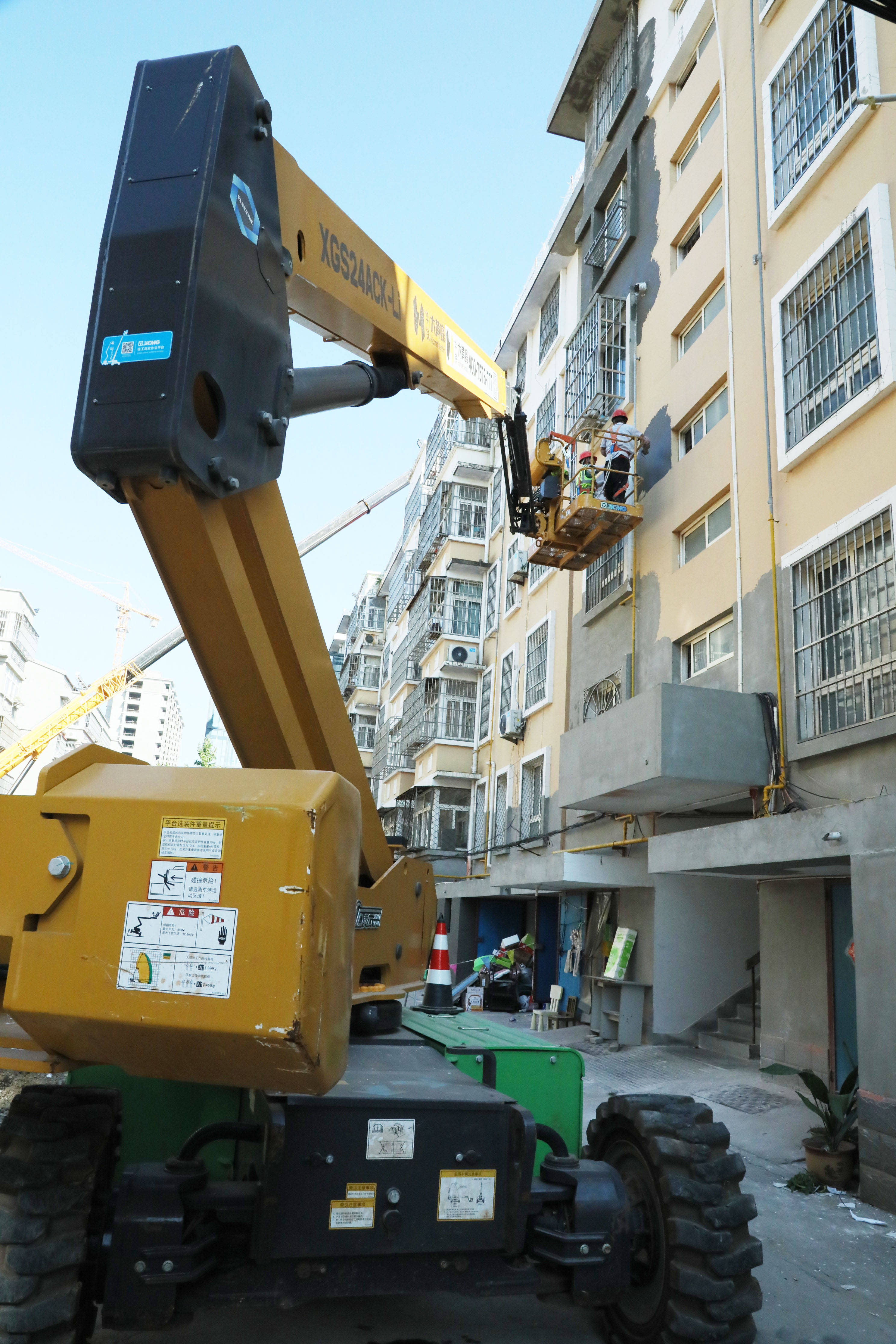 为了保证老旧小区改造工程项目尽快完成满足居民生活居住需求赣榆区