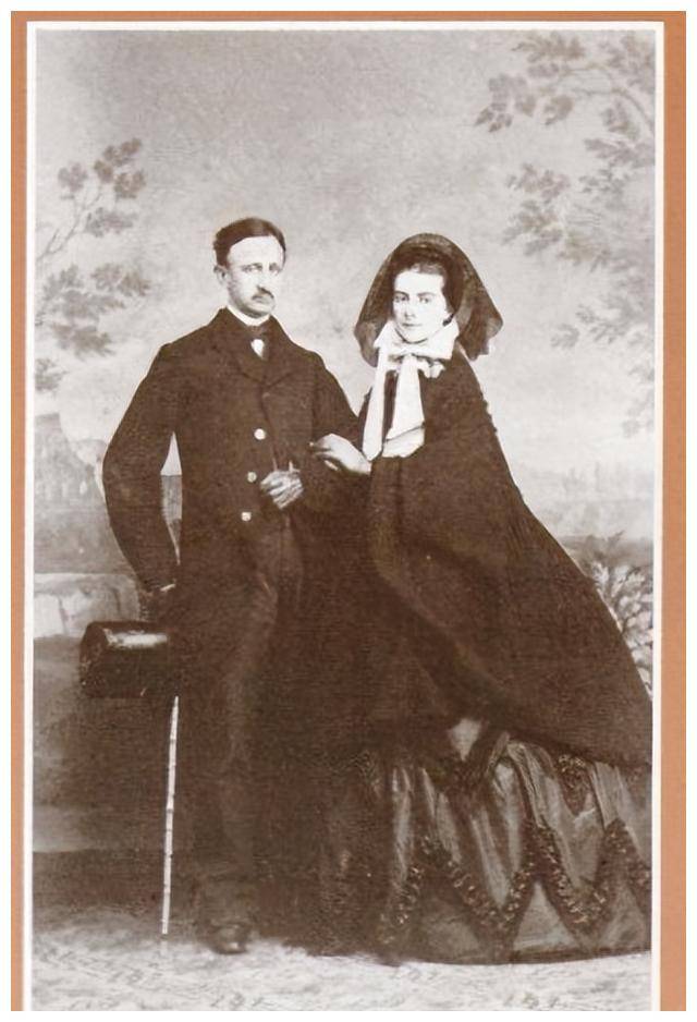 漂亮高挑,19岁嫁入王室,婚后出轨,活到83岁_玛丽_弗朗西斯_索菲