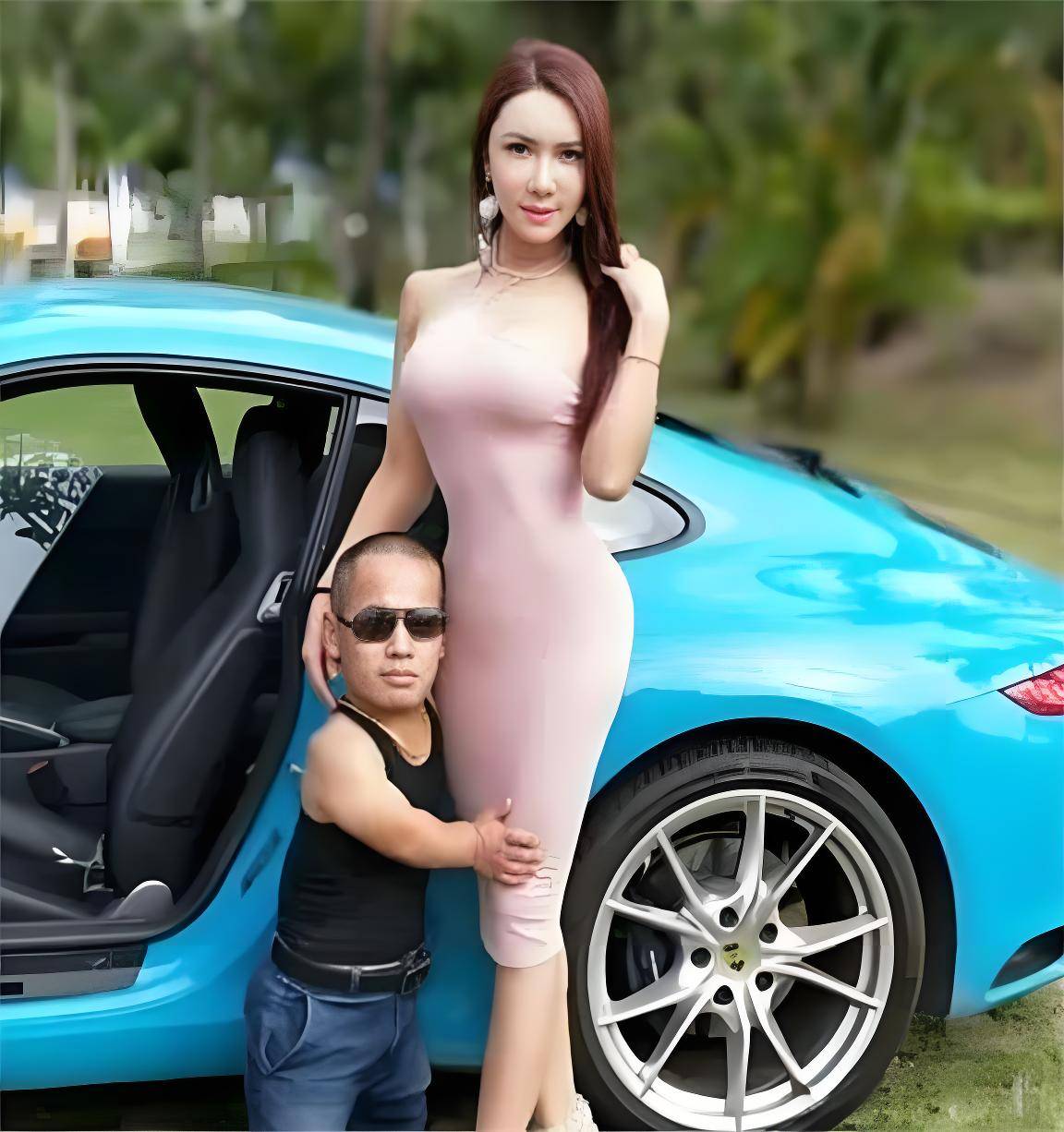 她被称为"最美潘金莲",一婚嫁给1米侏儒,二婚却嫁给了2米巨人