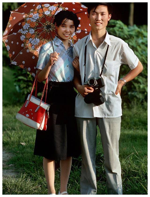 八十年代老照片,那时的年轻人精神饱满,对未来充满希望