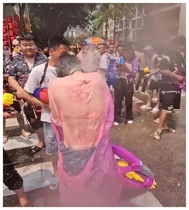 男生流氓女生衣服图片