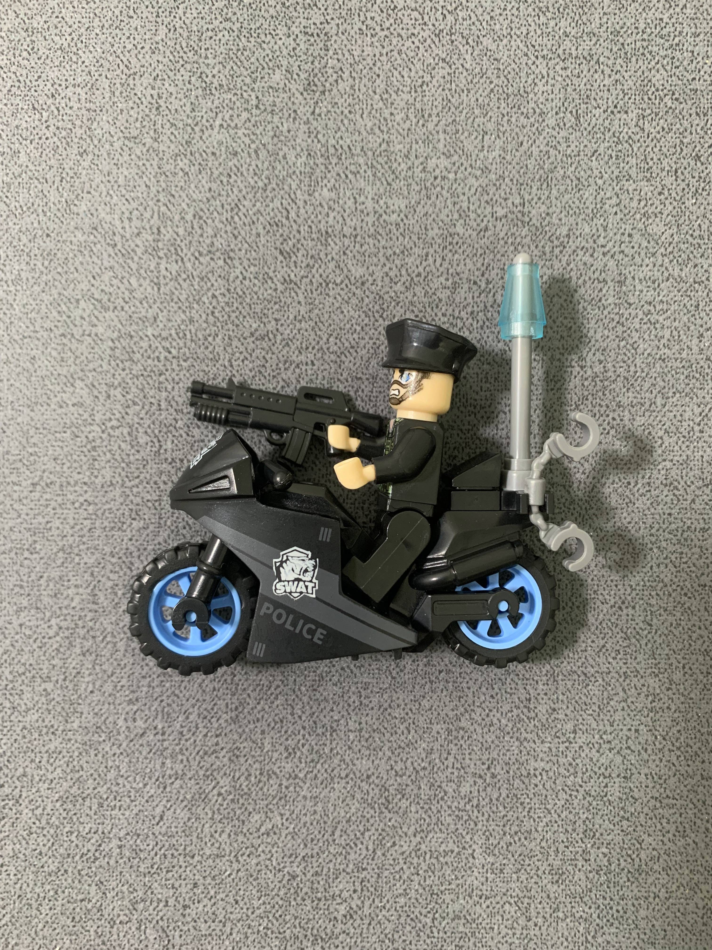 反恐特战队兼容乐高小颗粒积木玩具摩托车警车男孩儿童拼装越野