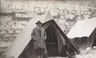 他是英国头号盗墓贼,曾盗走1万多件敦煌文物,81岁死在盗墓途中_斯坦因