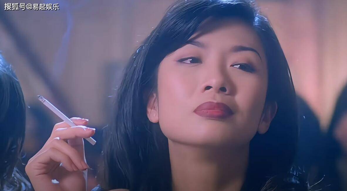 吴家丽,61岁仍美艳绝伦,性感魅力四溢,顶级美人的风采