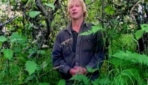 他和熊亲密生活11年,却成熊的盘中餐,生前6分钟音频至今被禁播_提摩西