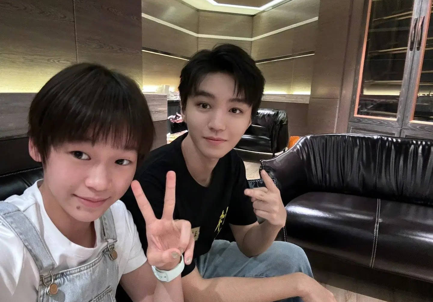 全红婵晒照为王俊凯庆生:生日快乐呀凯哥,蛋糕要吃大的