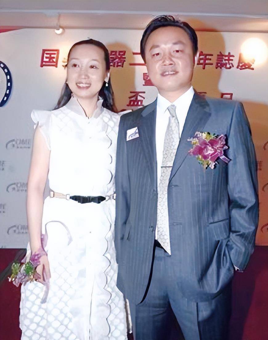 黄光裕老婆杜鹃图片