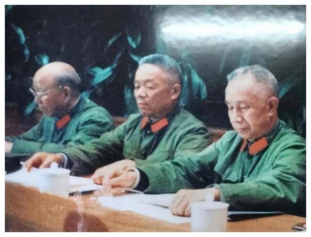 79年叶元帅推荐粟裕当军委副主席:一看任命,却成了人大副委员长_叶剑英_军事科学院_中央