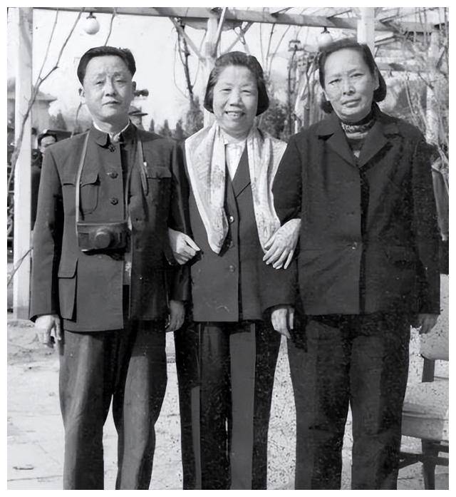 自己老婆跟别人结婚了,回来就这么算了?吴先恩也太大度了吧.