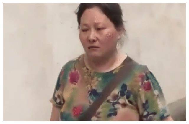 抛夫弃子10多年,如今患癌上门求家人救治,儿子:市长来了都不管_徐天荣