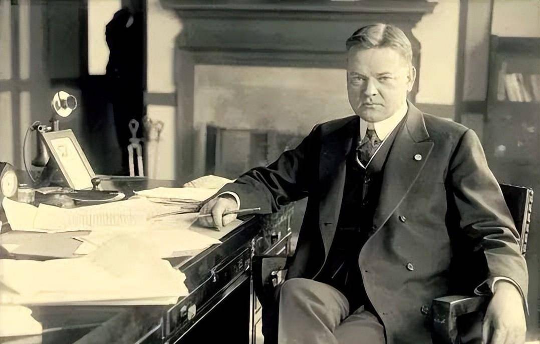 为什么让美国走出大萧条的是罗斯福而不是胡佛?