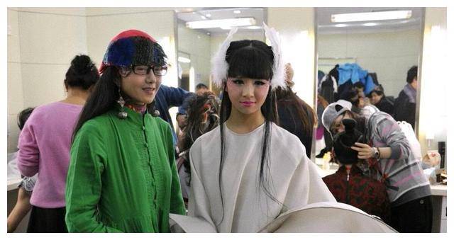 走了小彩旗,又来了小白兔,杨丽萍的衣钵莫非只传血缘至亲爱徒?