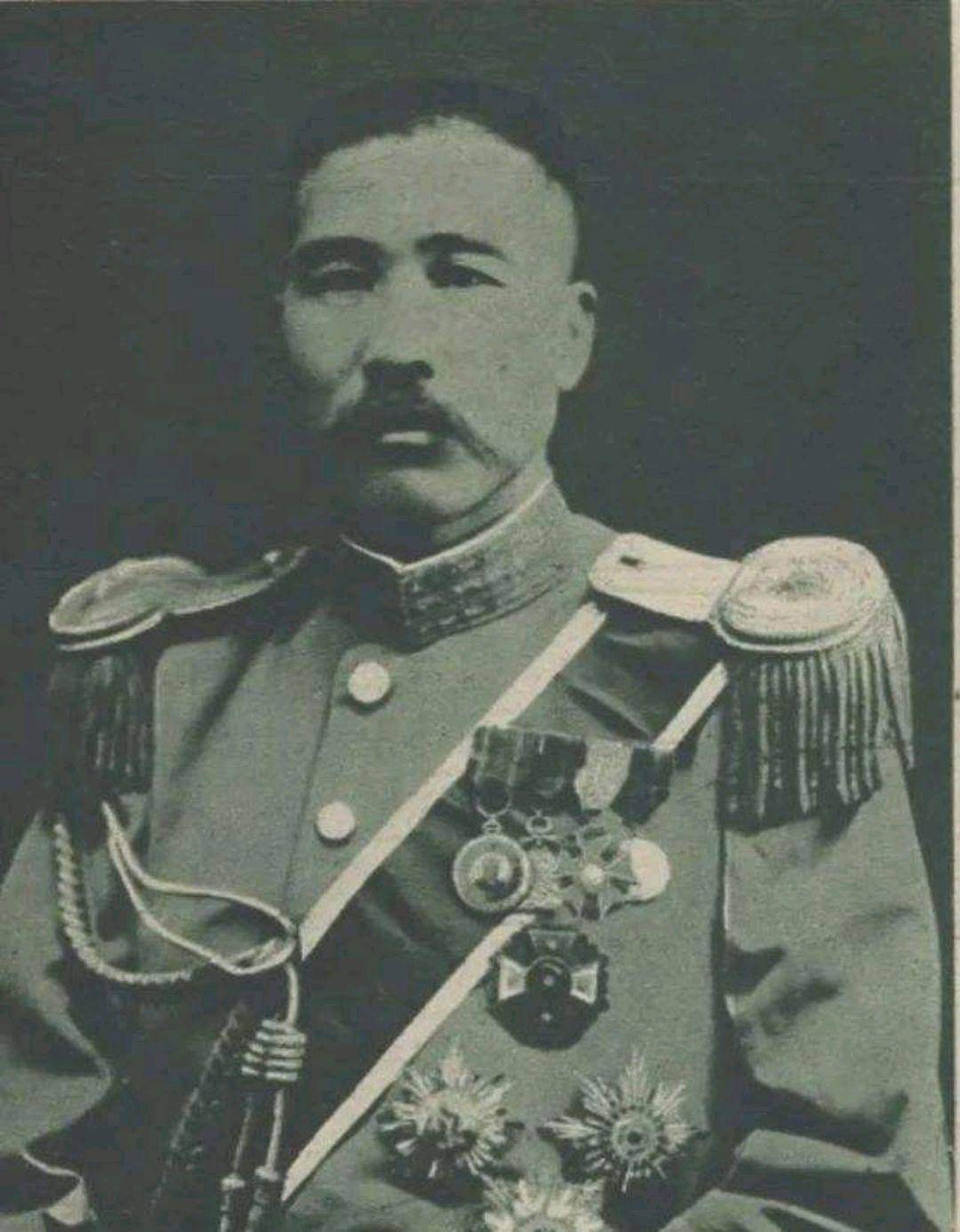 1932年,混世魔王张宗昌被韩复渠骗来济南,上火车前被郑继成刺杀