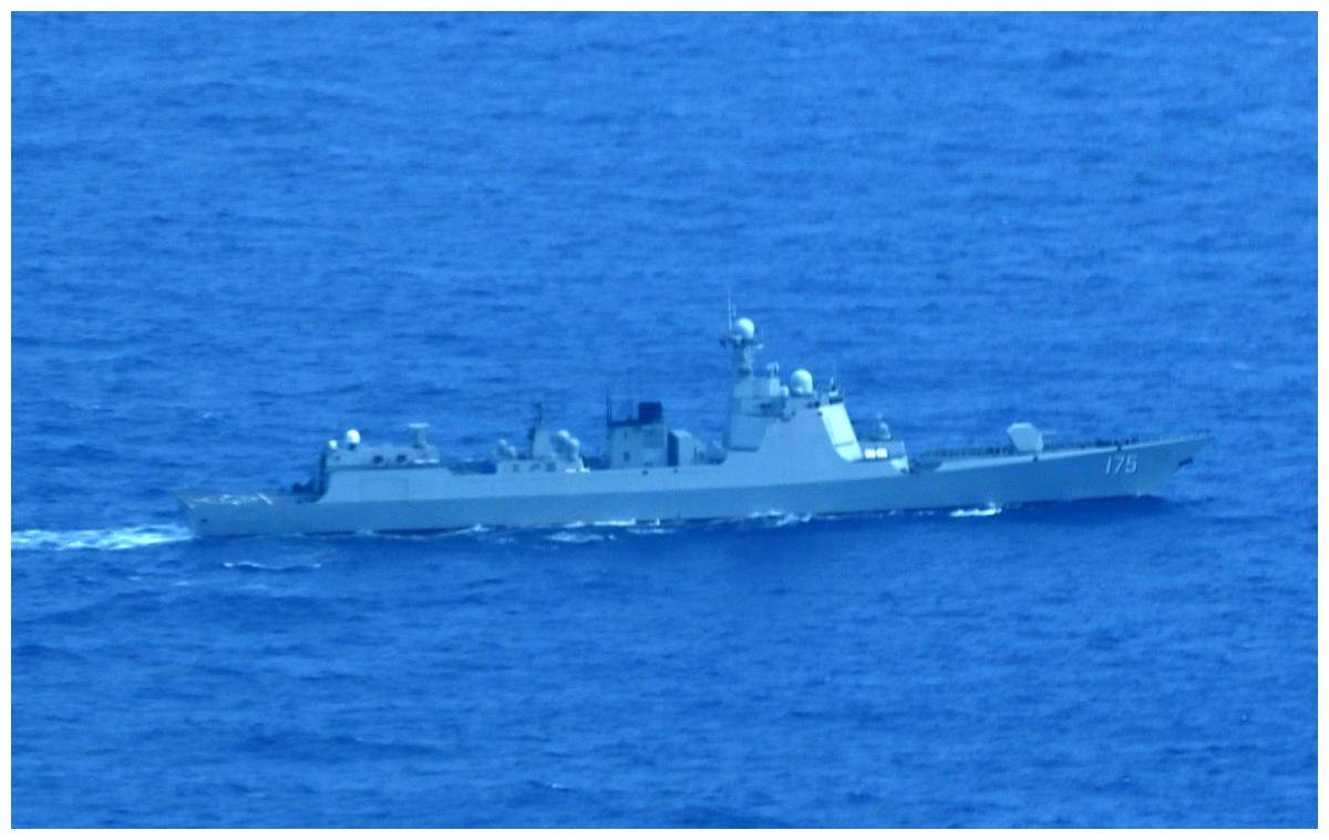 (法国太平洋司令部发布的消息,照片中可以清晰看到猎鹰-200侦察机的