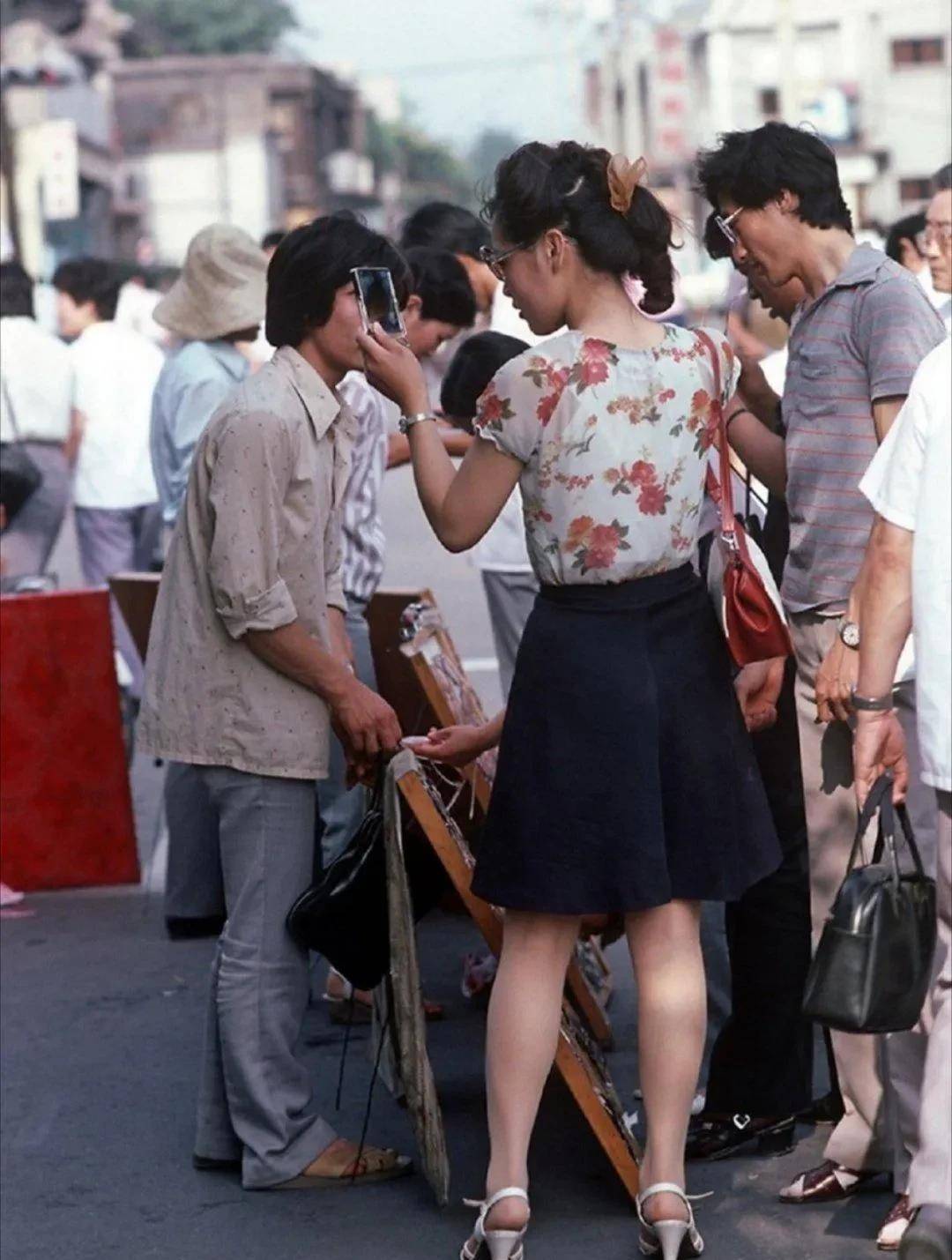 70年代女性裙子图片